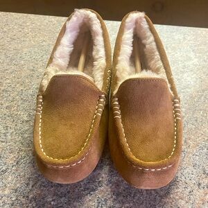 BRAND NEW UGG SLIPPERS